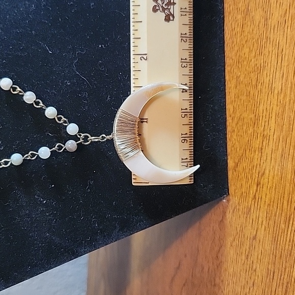 Mother of pearl Cresent necklace - Picture 3 of 5